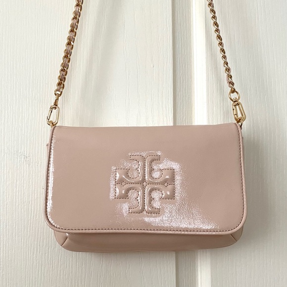 NWOT $425 Tory Burch Charlie Blush Pink Patent Leather Gold Chain Crossbody Bag - Picture 1 of 14